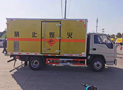龙岗爆破器材运输车技术升级与安全合规新趋势